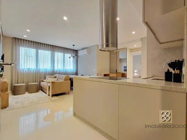 Apartamento 1 quarto e 1 banheiro, para alugar, no bairro Centro em Curitiba