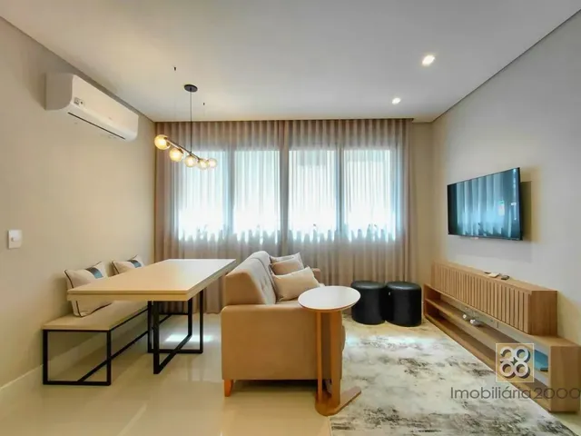 Apartamento 1 quarto e 1 banheiro, para alugar, no bairro Centro em Curitiba
