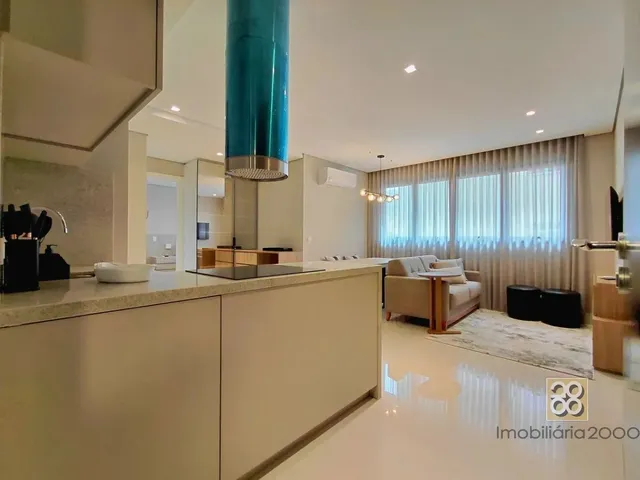 Apartamento 1 quarto e 1 banheiro, para alugar, no bairro Centro em Curitiba