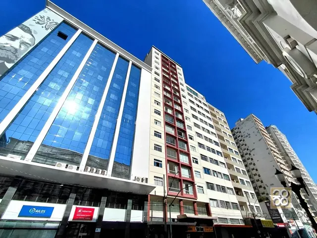 Apartamento 1 quarto e 1 banheiro, para alugar, no bairro Centro em Curitiba