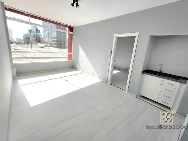 Apartamento 1 quarto e 1 banheiro, para alugar, no bairro Centro em Curitiba