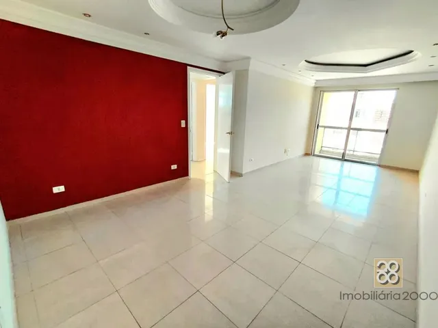 Apartamento 3 quartos e 2 banheiros, para alugar, no bairro Água Verde em Curitiba