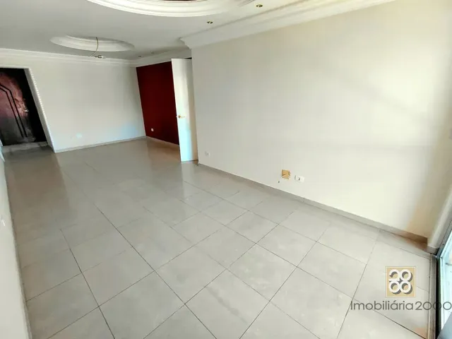 Apartamento 3 quartos e 2 banheiros, para alugar, no bairro Água Verde em Curitiba
