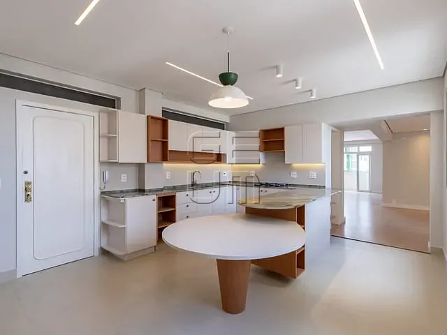 Apartamento com 212m² 3 quartos e 3 banheiros, à venda, no bairro Centro em Londrina