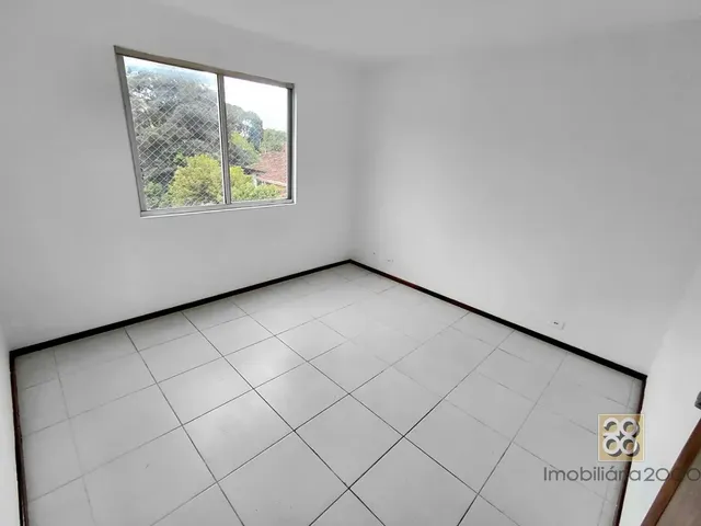 Apartamento 3 quartos e 1 banheiro, para alugar, no bairro Água Verde em Curitiba