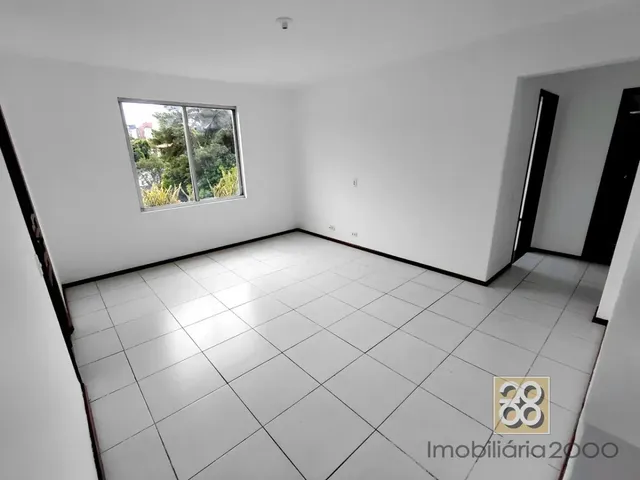 Apartamento 3 quartos e 1 banheiro, para alugar, no bairro Água Verde em Curitiba