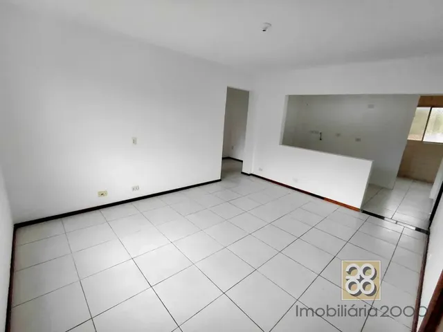 Apartamento 3 quartos e 1 banheiro, para alugar, no bairro Água Verde em Curitiba