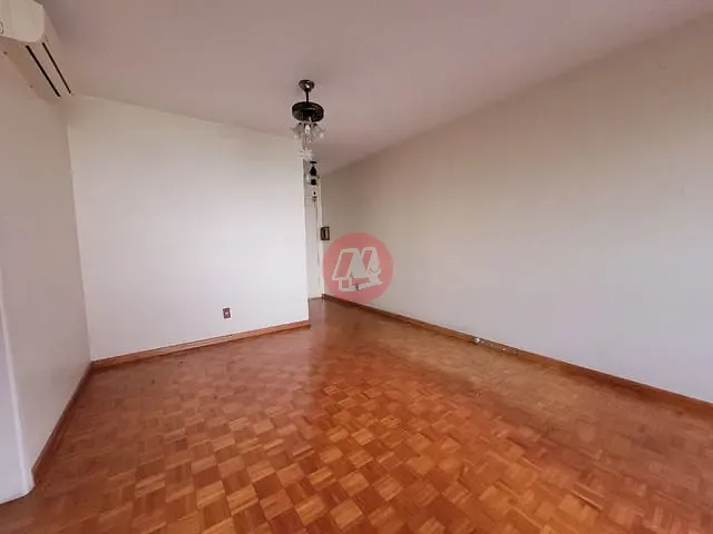 Apartamento 3 quartos e 2 banheiros, para alugar, no bairro Petrópolis em Porto Alegre