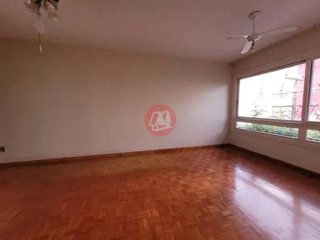 Apartamento 3 quartos e 2 banheiros, para alugar, no bairro Petrópolis em Porto Alegre