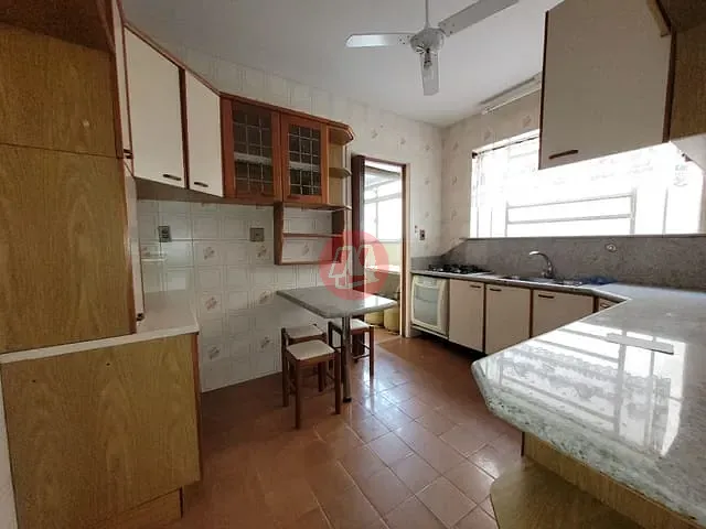 Apartamento 3 quartos e 2 banheiros, para alugar, no bairro Petrópolis em Porto Alegre