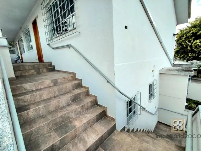 Apartamento 2 quartos e 1 banheiro, para alugar, no bairro Barreirinha em Curitiba