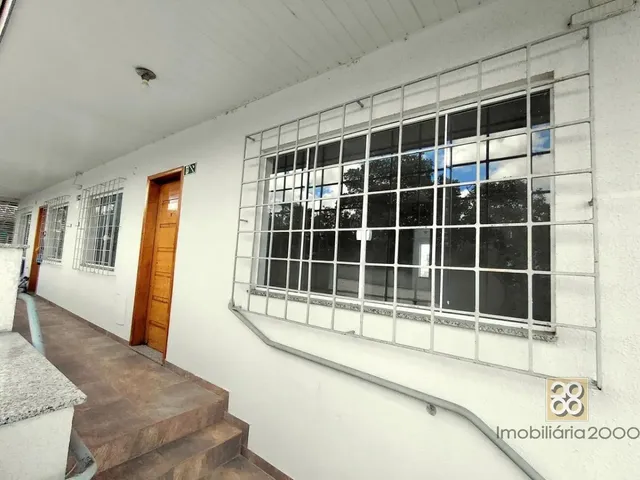 Apartamento 2 quartos e 1 banheiro, para alugar, no bairro Barreirinha em Curitiba