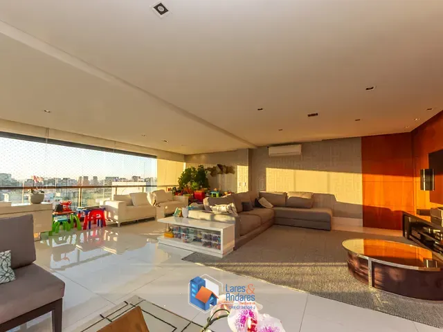 Apartamento com 185m² 3 quartos e 5 banheiros, à venda, no bairro Moema em São Paulo