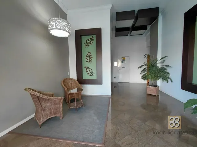 Apartamento 3 quartos e 2 banheiros, para alugar, no bairro Cabral em Curitiba