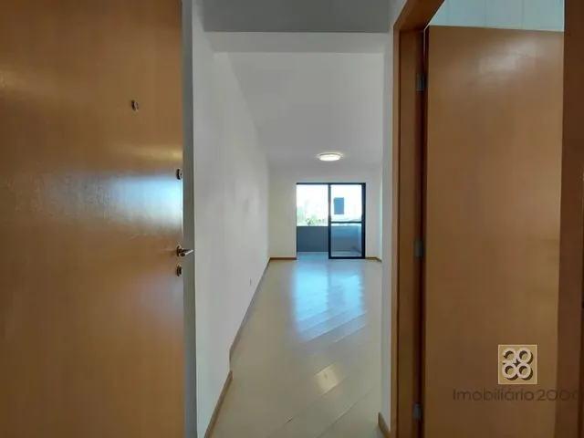 Apartamento 3 quartos e 2 banheiros, para alugar, no bairro Cabral em Curitiba