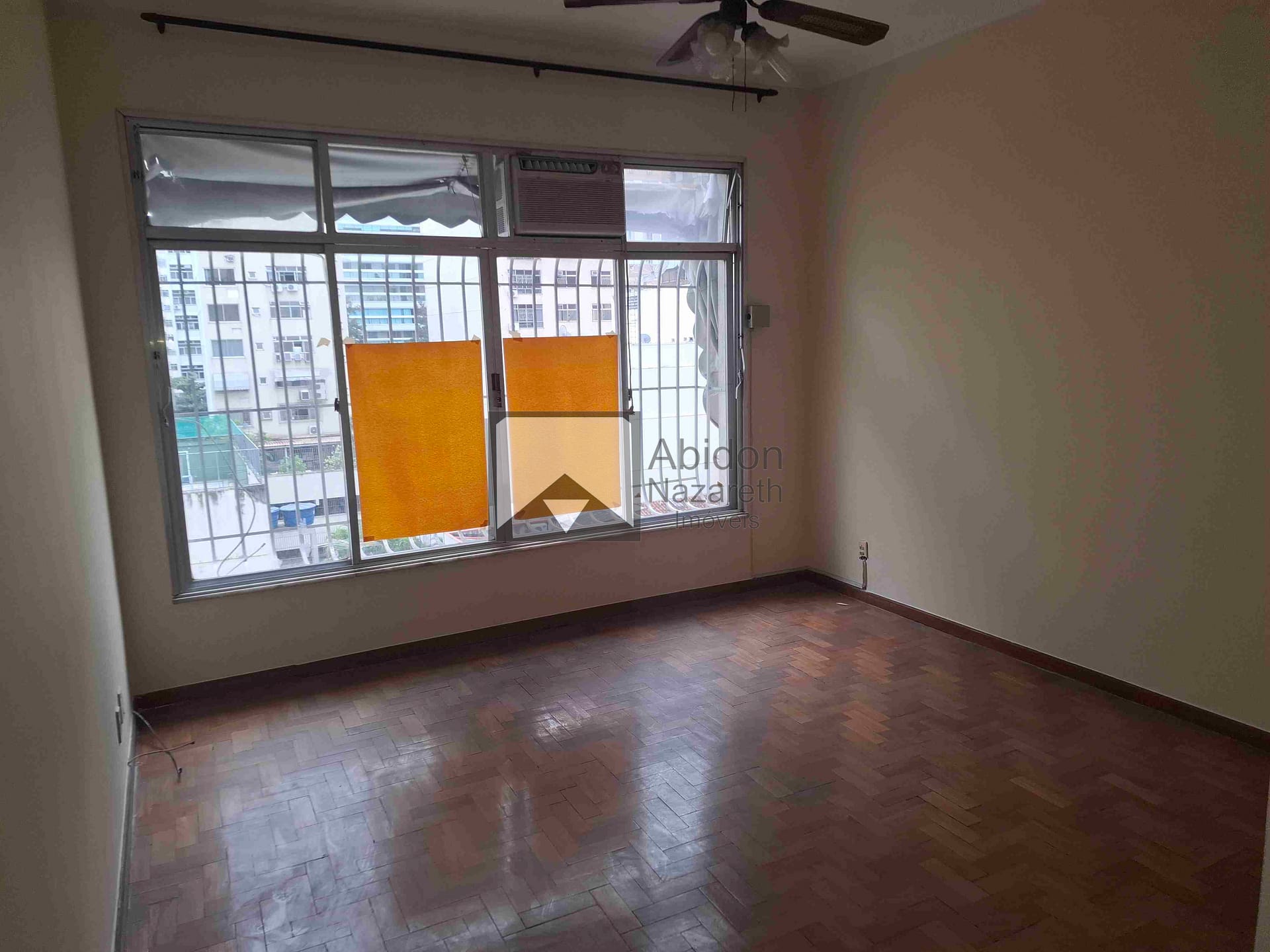Apartamento à venda com 2 quartos, 70m² - Foto 27
