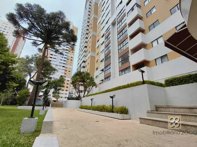 Apartamento 3 quartos e 2 banheiros, para alugar, no bairro Água Verde em Curitiba