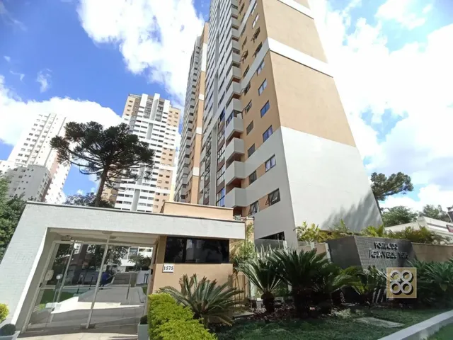 Apartamento 3 quartos e 2 banheiros, para alugar, no bairro Água Verde em Curitiba