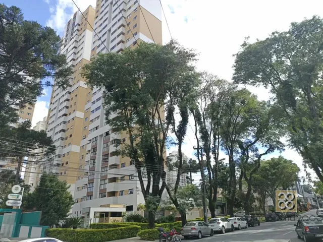 Apartamento 3 quartos e 2 banheiros, para alugar, no bairro Água Verde em Curitiba