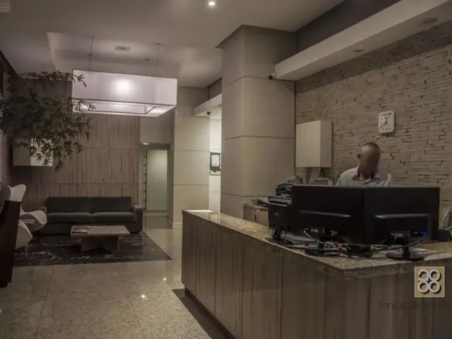 Apartamento 1 quarto e 1 banheiro, para alugar, no bairro Centro em Curitiba