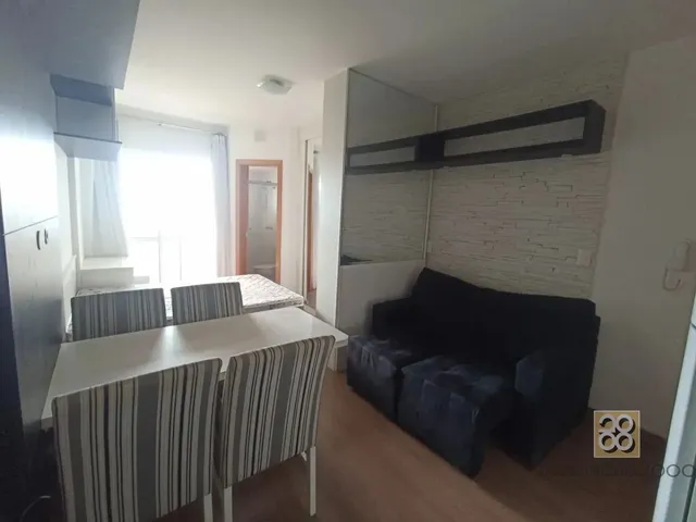 Apartamento 1 quarto e 1 banheiro, para alugar, no bairro Centro em Curitiba