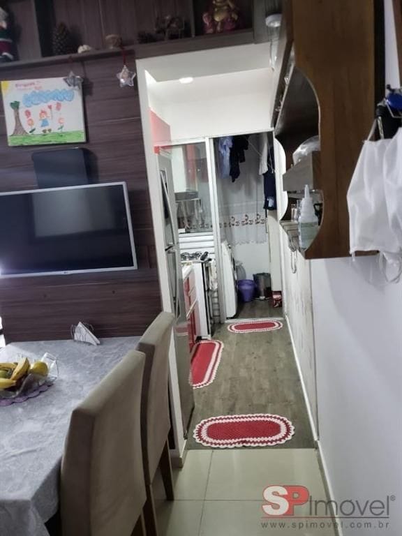 Apartamento para alugar, no bairro Vila Carmosina em São Paulo
