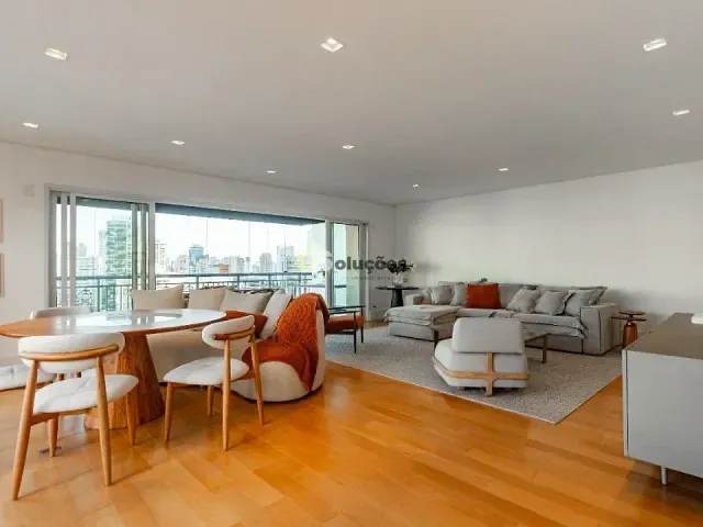 Apartamento 3 quartos e 2 banheiros, à venda ou para alugar, no bairro Vila Olímpia em São Paulo