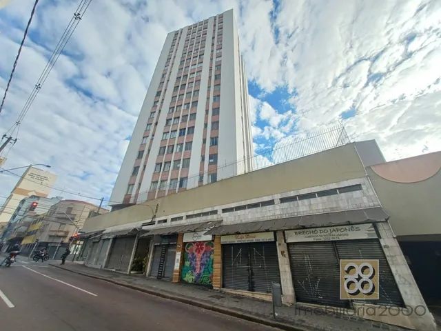 Apartamento 2 quartos e 1 banheiro, para alugar, no bairro Centro em Curitiba
