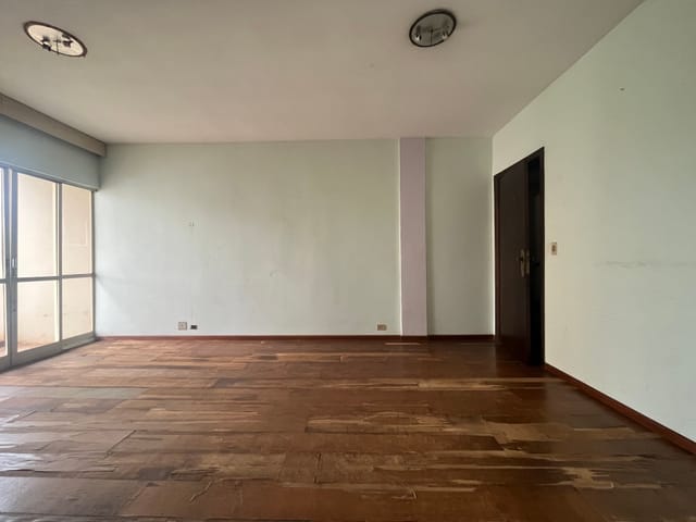 Foto do Apartamento - Apartamento à venda, Centro - Investidores - para Reformar - Edifício Escalada - 3 Quartos sendo 1 suíte - Sacada - Dep de Empregada | Guepardo Imob