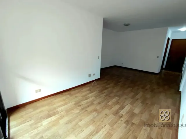Apartamento 3 quartos e 2 banheiros, para alugar, no bairro Rebouças em Curitiba