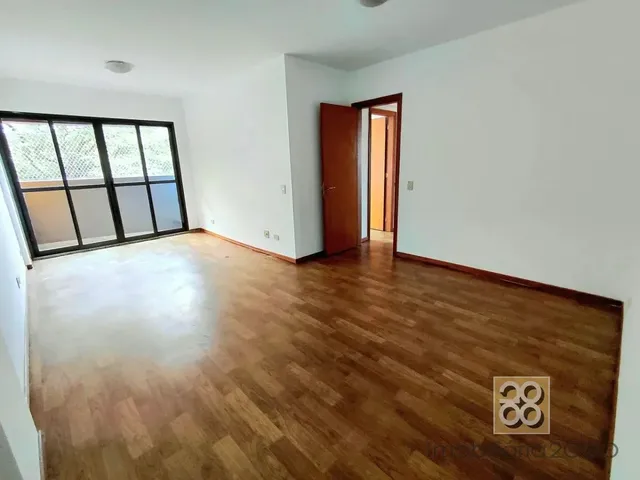 Apartamento 3 quartos e 1 banheiro, para alugar, no bairro Centro em Curitiba