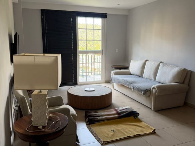 Apartamento com 1m², para alugar, no bairro Itaipava em Petrópolis