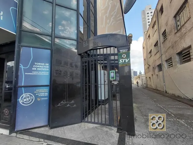 Apartamento 1 quarto e 1 banheiro, para alugar, no bairro Centro em Curitiba