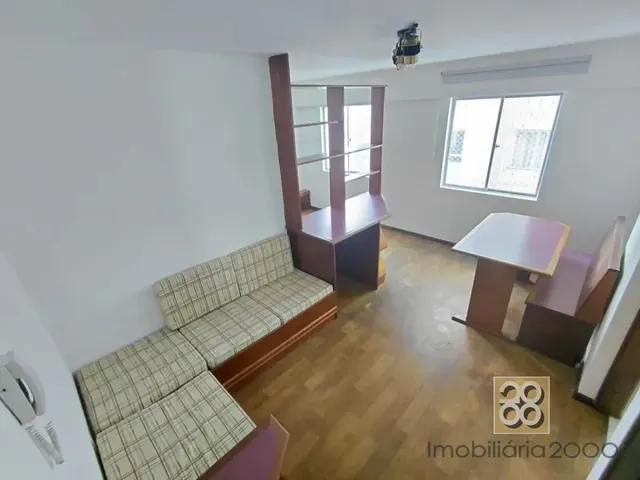 Apartamento 1 quarto e 1 banheiro, para alugar, no bairro Centro em Curitiba