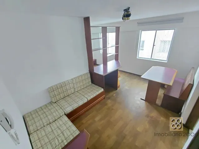 Apartamento 1 quarto e 1 banheiro, para alugar, no bairro Centro em Curitiba