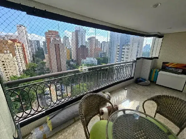 Apartamento 3 quartos e 4 banheiros, à venda, no bairro Vila Nova Conceição em São Paulo