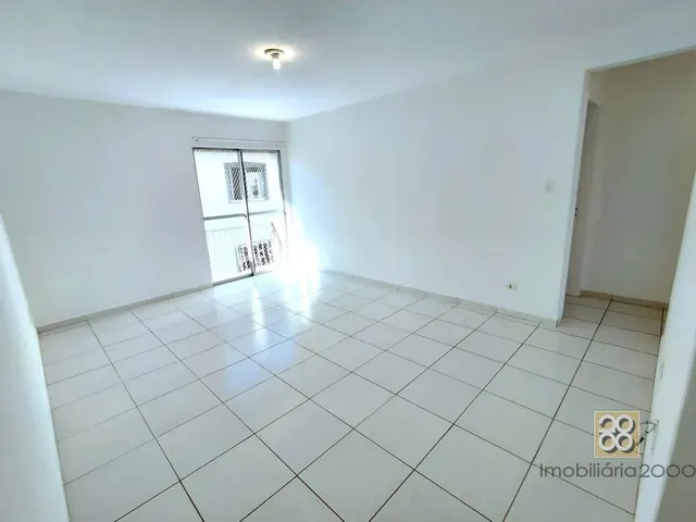 Apartamento 2 quartos e 1 banheiro, para alugar, no bairro Vila Izabel em Curitiba