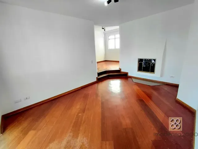 Apartamento 3 quartos e 2 banheiros, para alugar, no bairro Cristo Rei em Curitiba