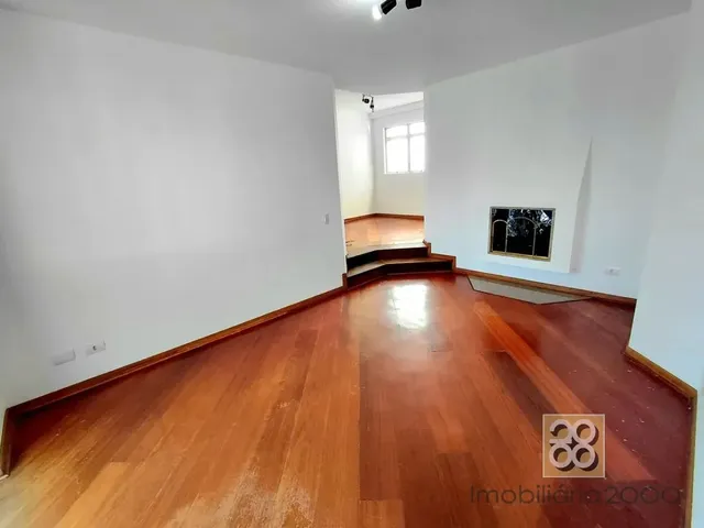 Apartamento 3 quartos e 1 banheiro, para alugar, no bairro Cristo Rei em Curitiba