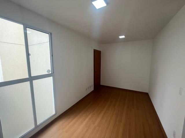 Foto do Apartamento - Apartamento para locação, Acquaville - Condmínio Lago Di Lucerna - 2 Quartos - 1 Banheiro - 1 Vaga de Garagem - Piso laminad | Guepardo Imob