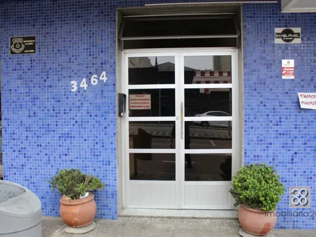 Apartamento 3 quartos e 1 banheiro, para alugar, no bairro Centro em Curitiba