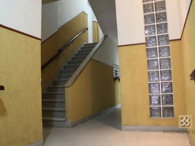 Apartamento 3 quartos e 1 banheiro, para alugar, no bairro Centro em Curitiba