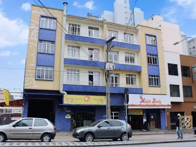 Apartamento 3 quartos e 1 banheiro, para alugar, no bairro Centro em Curitiba