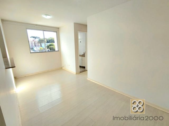 Apartamento 2 quartos e 1 banheiro, para alugar, no bairro Santa Candida em Curitiba