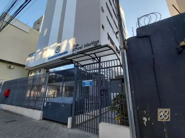 Apartamento 1 quarto e 1 banheiro, para alugar, no bairro Centro em Curitiba