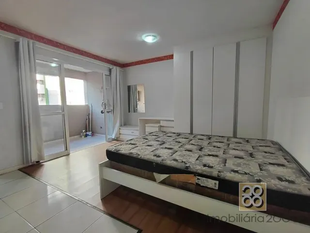 Apartamento 1 quarto e 1 banheiro, para alugar, no bairro Centro em Curitiba