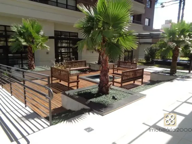 Apartamento 2 quartos e 2 banheiros, para alugar, no bairro Centro em Curitiba