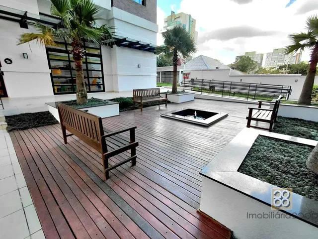 Apartamento 2 quartos e 2 banheiros, para alugar, no bairro Centro em Curitiba