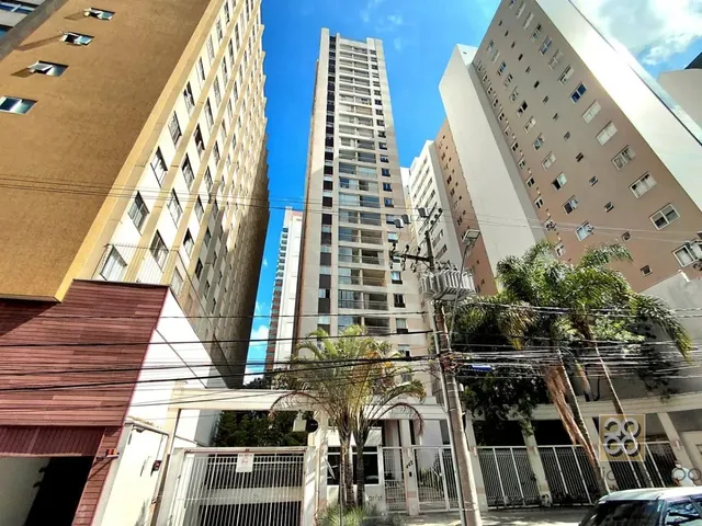 Apartamento 1 quarto e 1 banheiro, para alugar, no bairro Centro em Curitiba