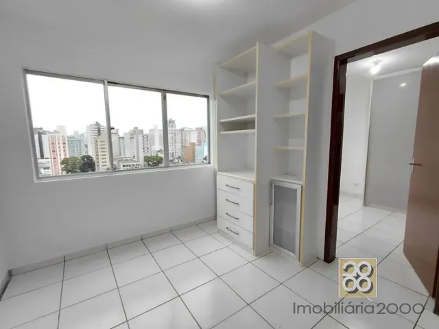 Apartamento 1 quarto e 1 banheiro, para alugar, no bairro Centro em Curitiba